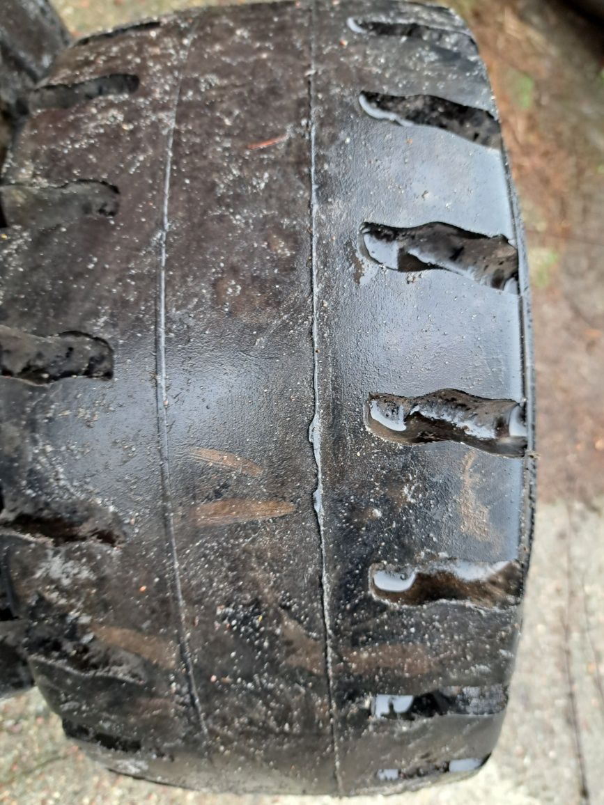 Opony pełne 18x9-8