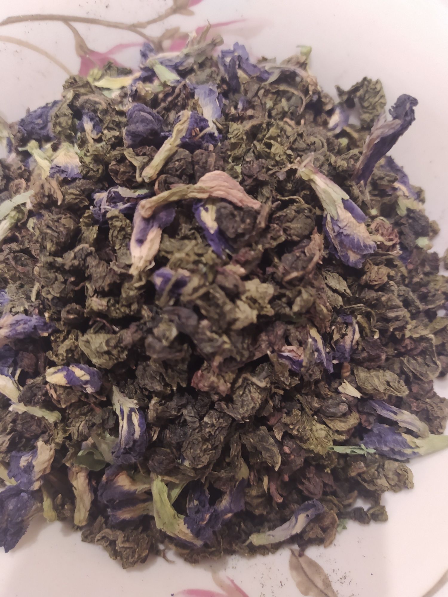 Herbata Oolong z klitorią ternateńską niebiesko-zielona