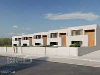 Moradia T3 em banda em construção em Rio Covo (Santa Eulália) - Bar...