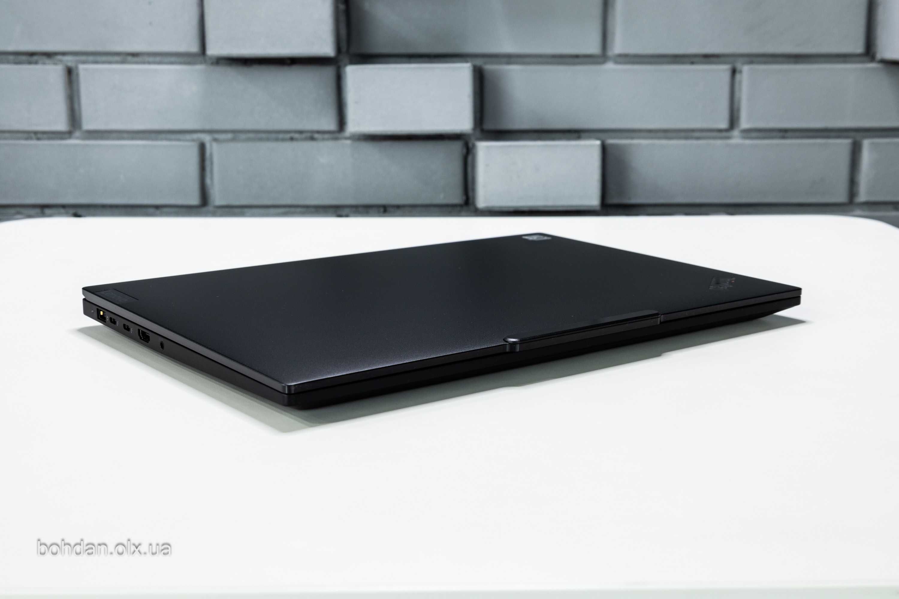 Lenovo ThinkPad P1 Gen 7 WQXGA-165Hz 165H RTX 3000 Ada 64GB 1TB W11Pro