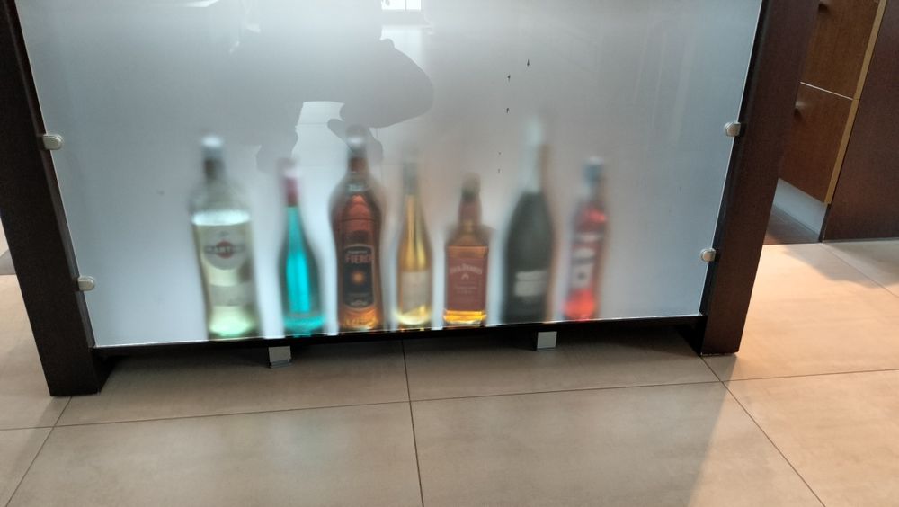 Wyspa kuchenna,barek z podświetleniem