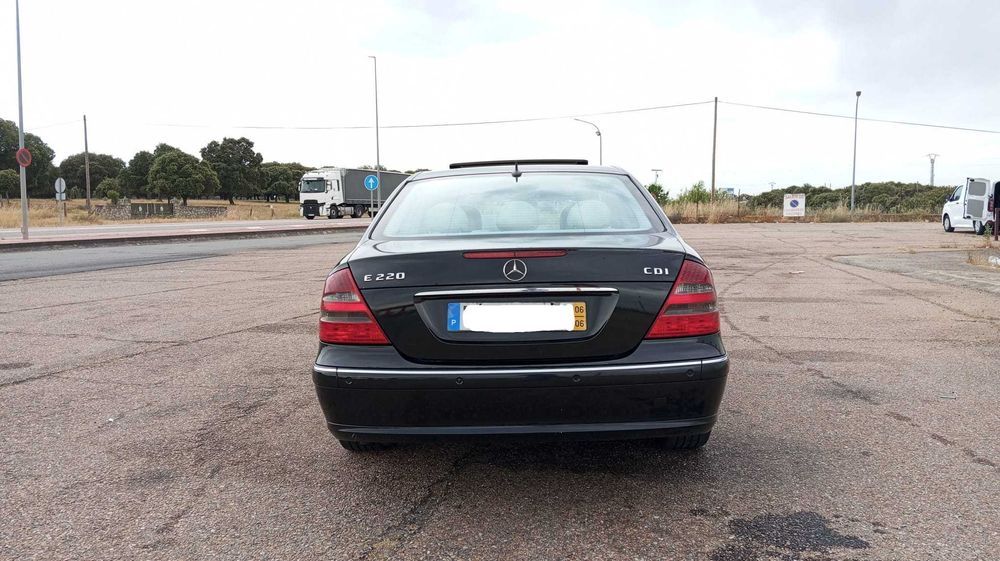 Mercedes-Benz E 220 CDI