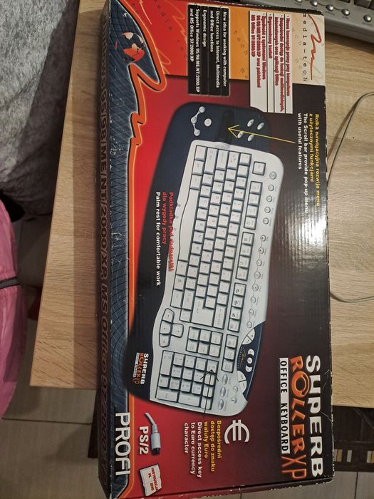 Sprzedam klawiatury do komputera.