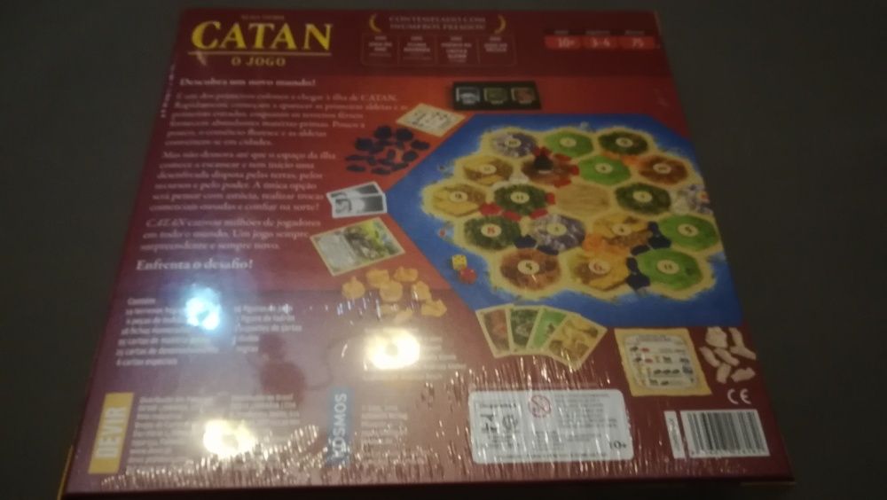 CATAN - Jogo de tabuleiro NOVO c/ 15% de desconto