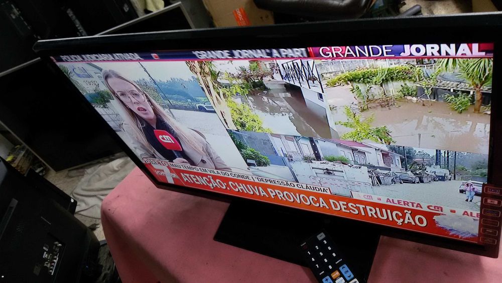 tv led crown modelo aled 2419/15 24polgadas 60cm