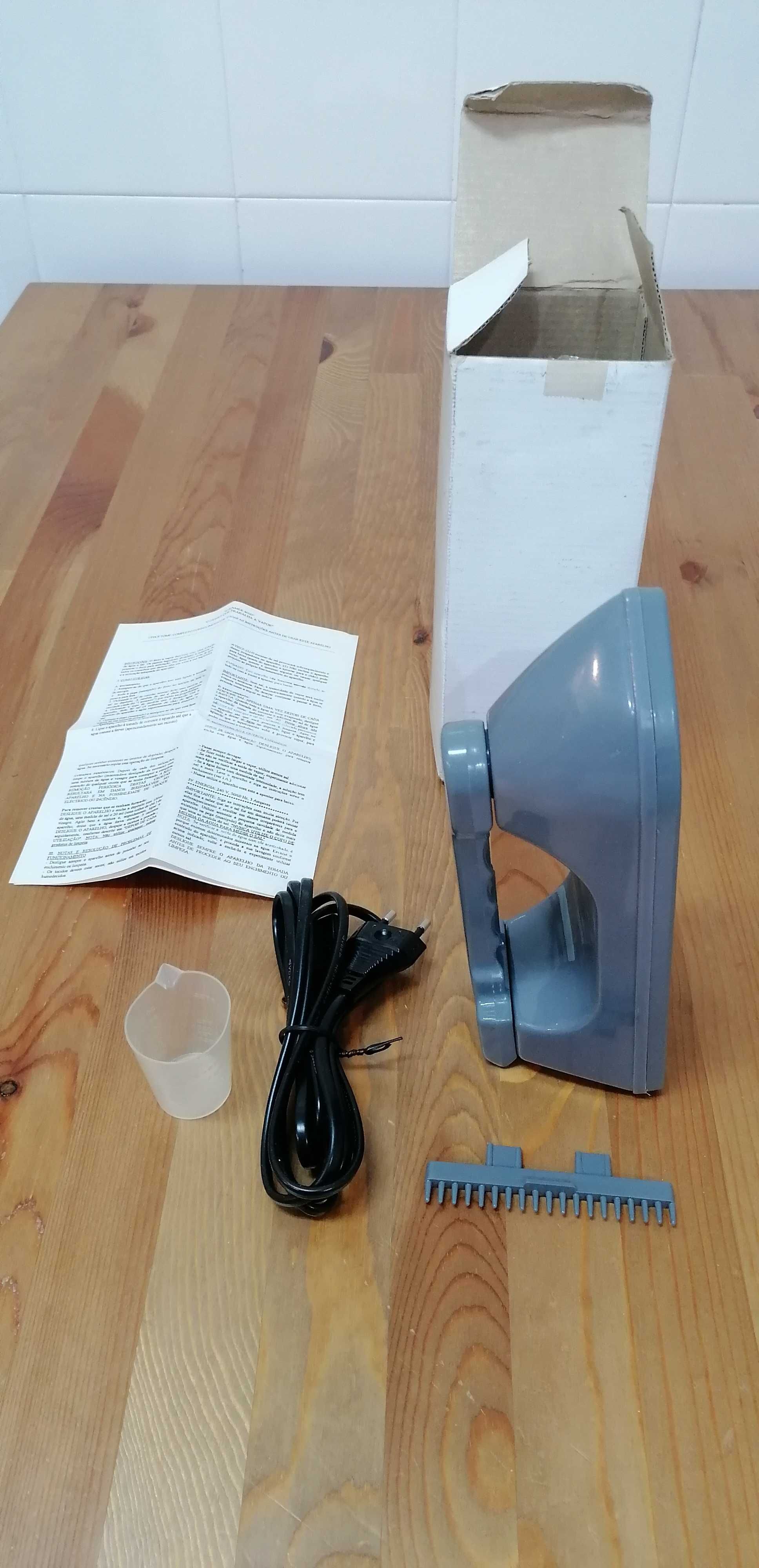 Mini Ferro de Engomar a vapor (de viagem)