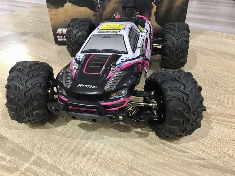 Продам нову професійну радіокеровану машинку RC Pro