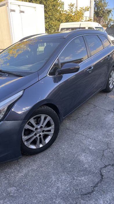 Автомобіль Kia Cee’d 2013 рік