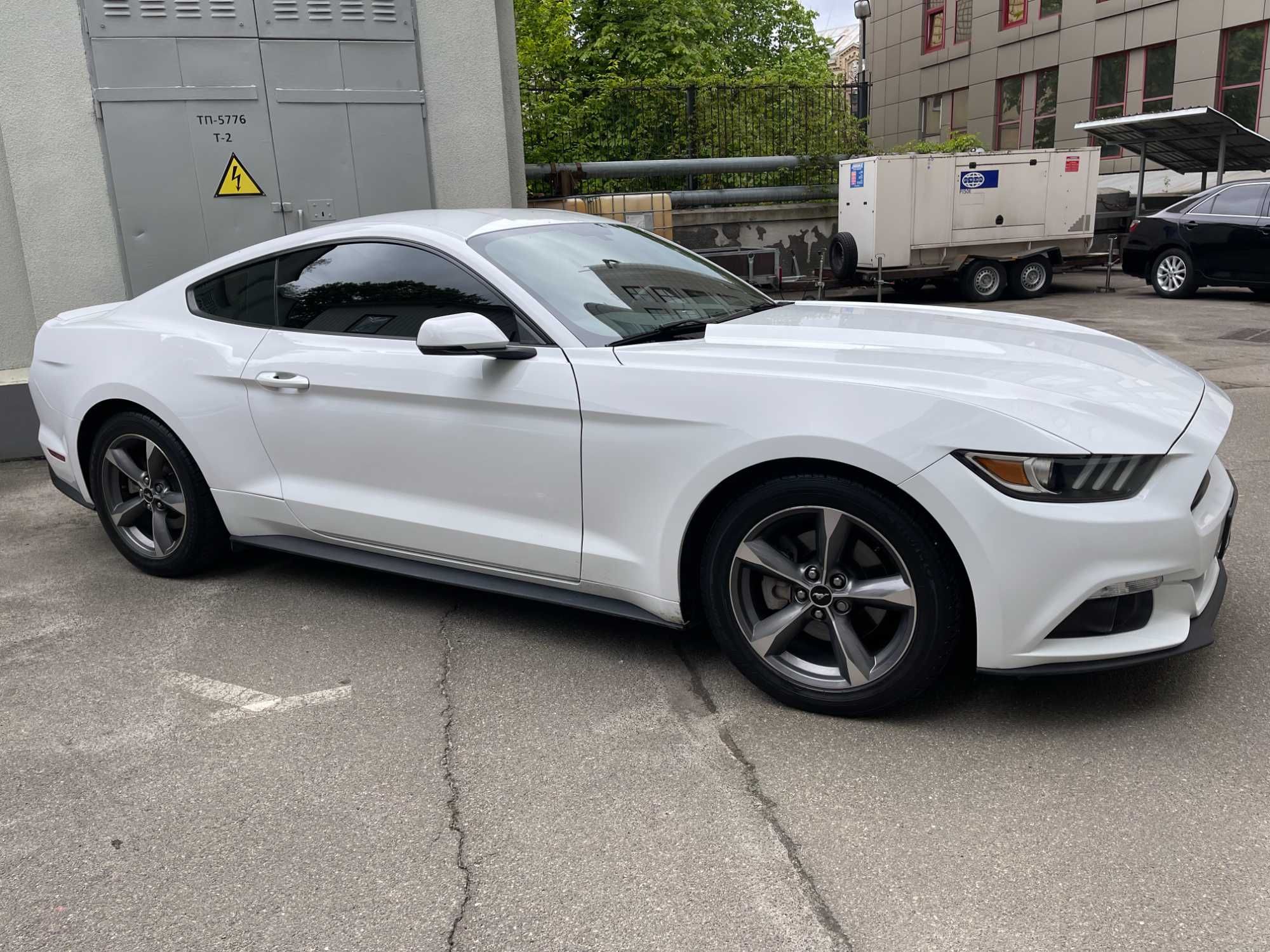 Ford Mustang 2017 пробіг 80 тис.км. об'єм 2,3 АКПП-6