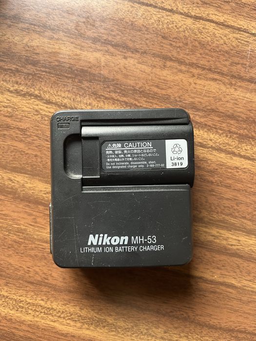 Carregador Nikon MH-53 com bateria li-ion 680mAh