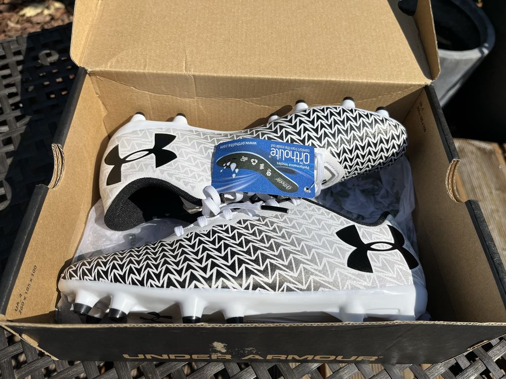 buty piłkarskie korki Under Armour CF Force 3.0 FG  JR r.38
