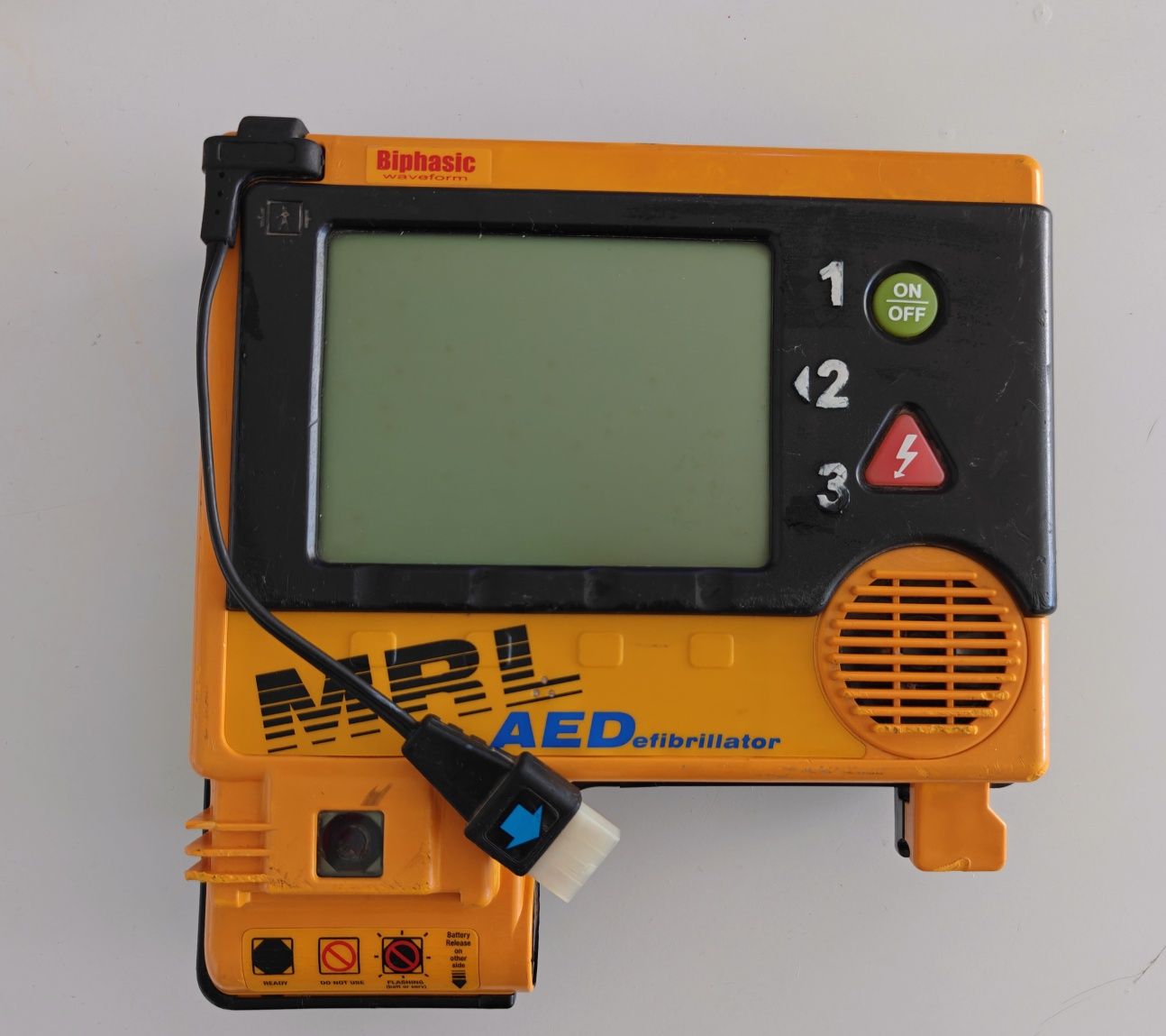 Welch Allyn AED 20 automatyczny defibrylator zewnętrzny *uszkodzony*