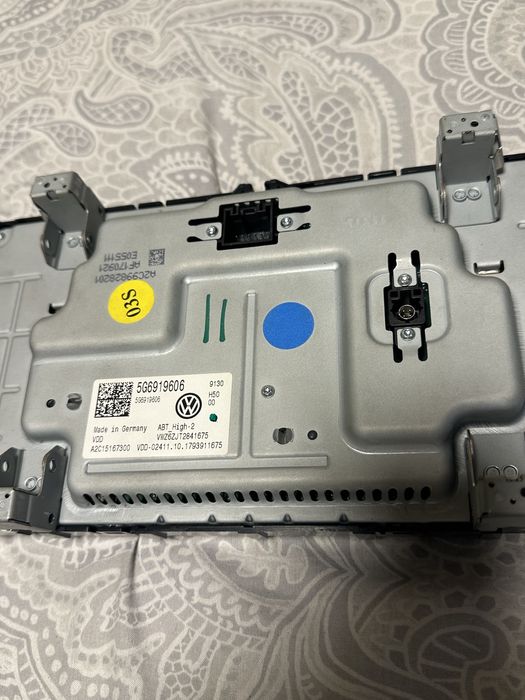 Ecra multimedia golf 300€