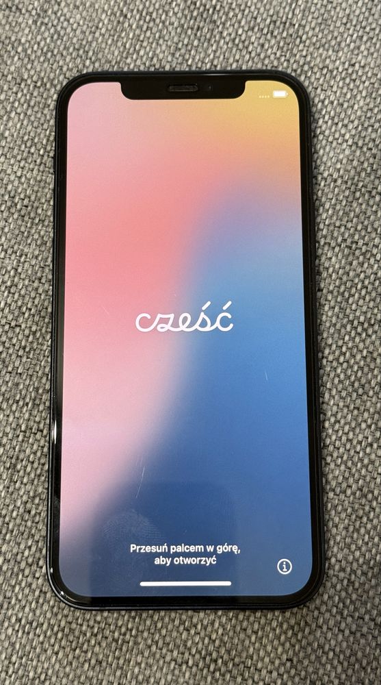 iPhone 12 black 128GB stan BDB gratis ładowarka QI
