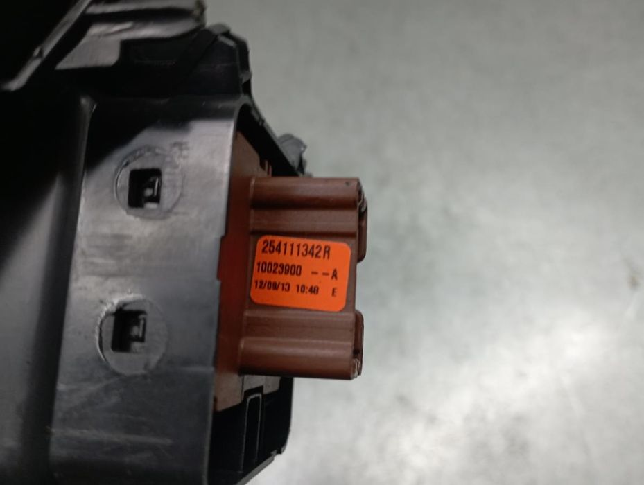 Comando / botão / interruptor vidros frente esquerdo DACIA Sandero II