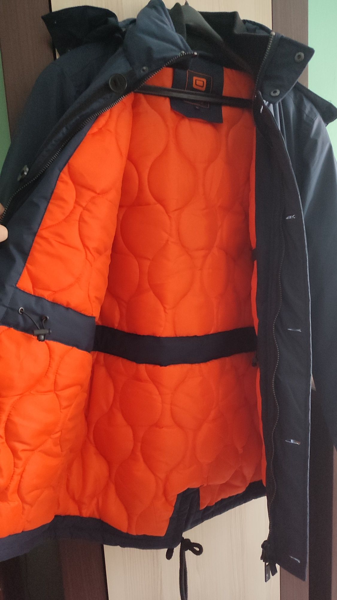 Kurtka zimowa męska z kapturem w kolorze granatowym marki Ombre