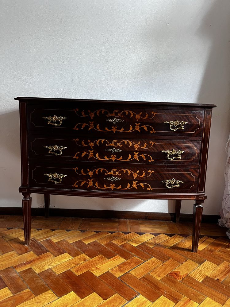 Conjunto mobilia de quarto (cama, cabeceira, armario e comoda)