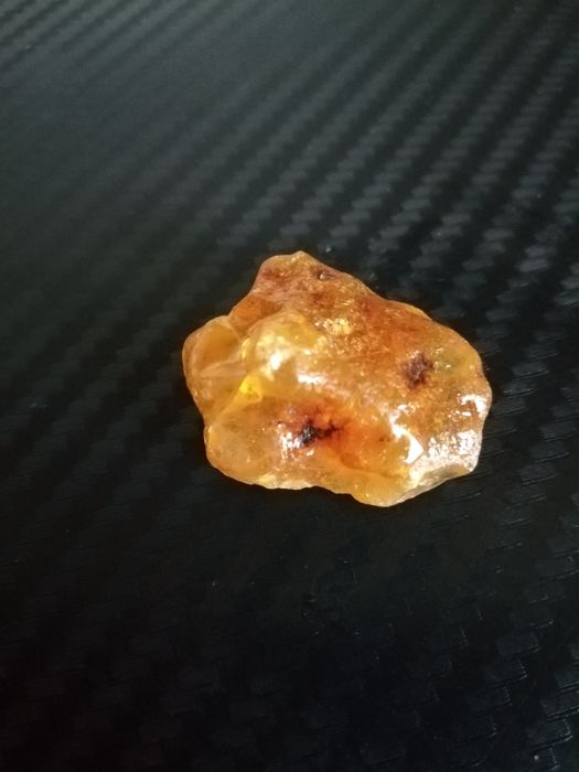 Bursztyn surowy bałtycki 3,2g   (B47)