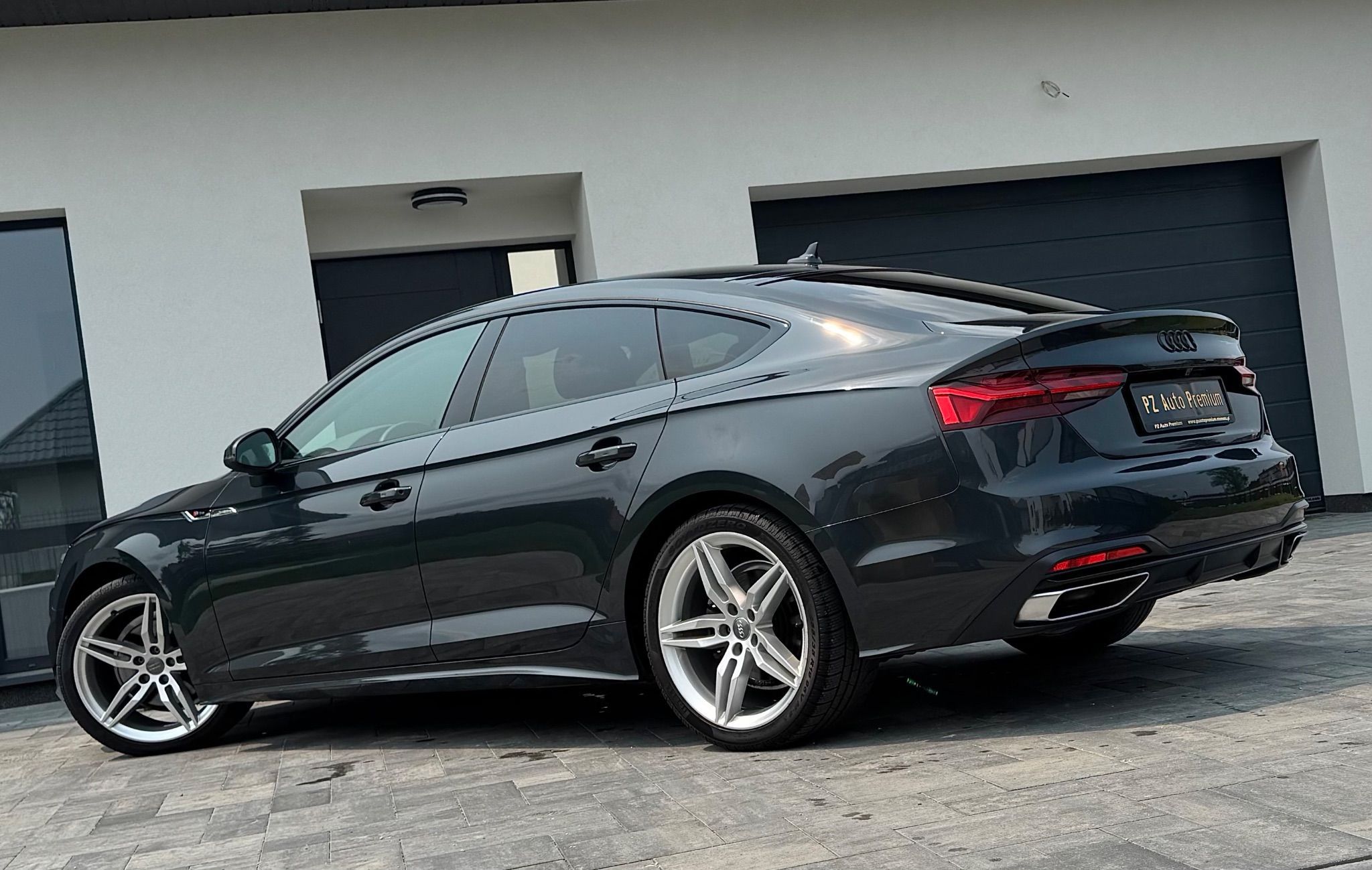 Audi A5 Sline/MatrixFullLED/VirtualCockpit/KeyLes/Kamera/El.Klapa/BlackEdition