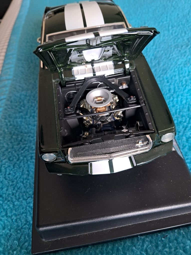 Shelby GT350 1:18