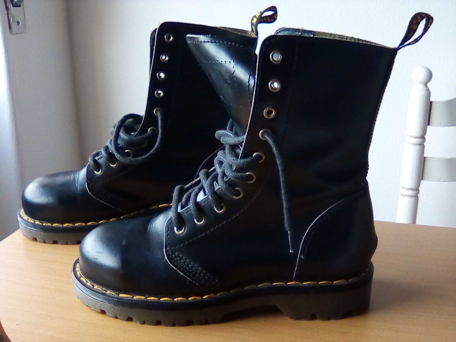 Botas pretas  como novas