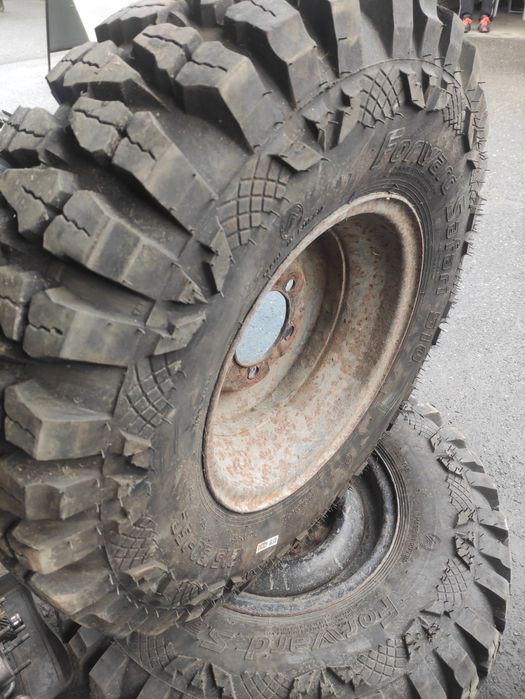 Продаю колёса Forward Safari 510 215/90-15C на УАЗ с дисками