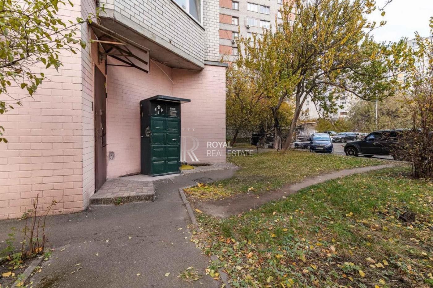Борщагівка. Василя Верховинця вул., 10. ФАСАД! Продам приміщення