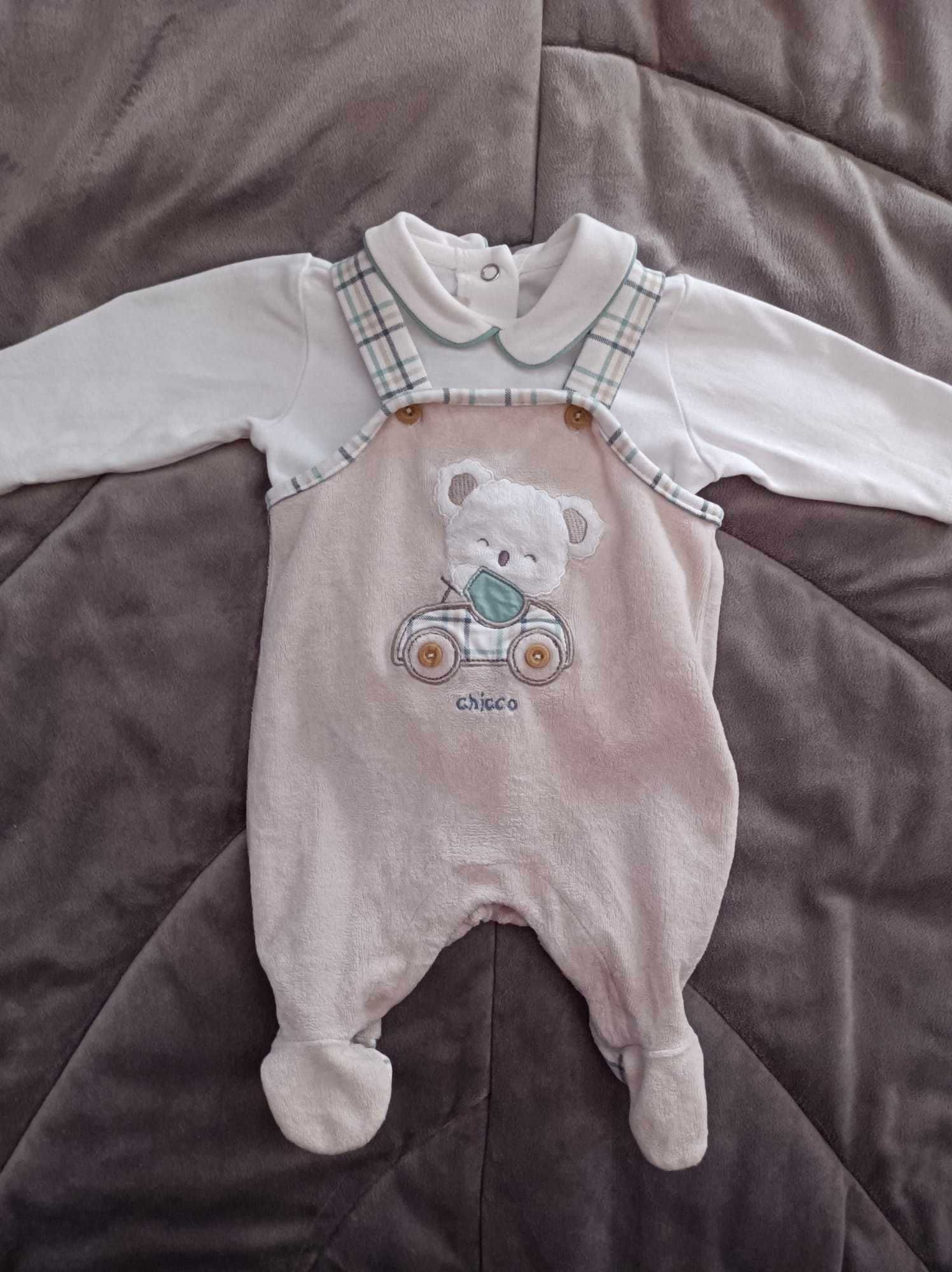 Conjunto Chicco com abertura na perna