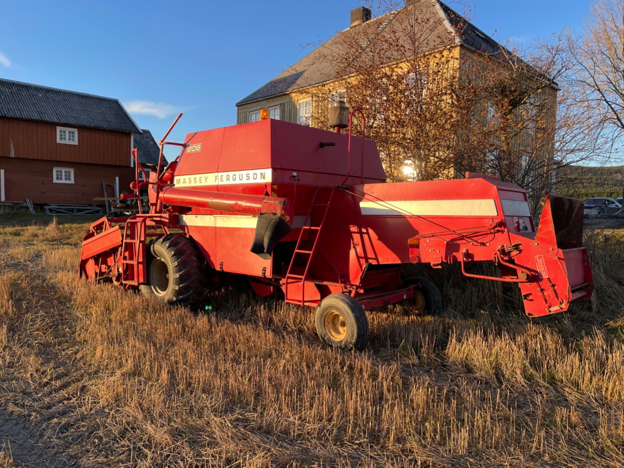 Kombajn zbozowy Massey Ferguson 206