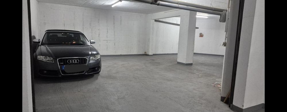Armazém / Garagem no Cacém