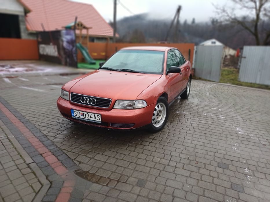Audi a4 1.8 бензин