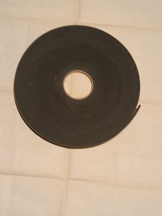 Продам ущільнювач для дверей та вікон самоклеющийся поролоновий