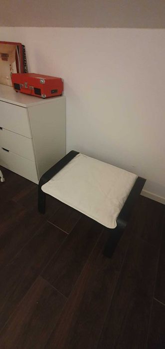 Repousa pés Pöang Ikea - castanho escuro