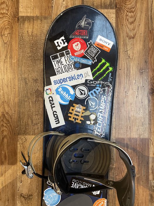 Deska snowboardowa 141  z wiązaniami + Gratis!