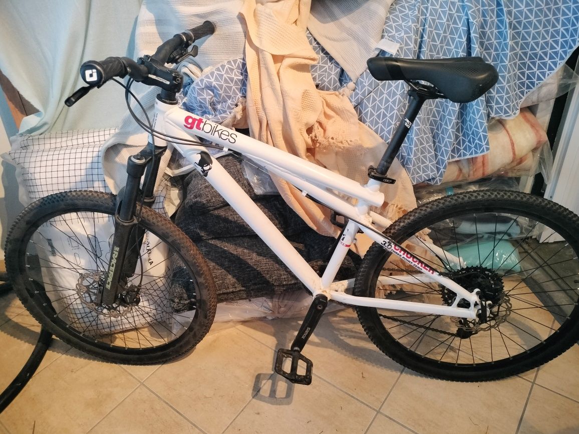 Bicicleta GT chucker