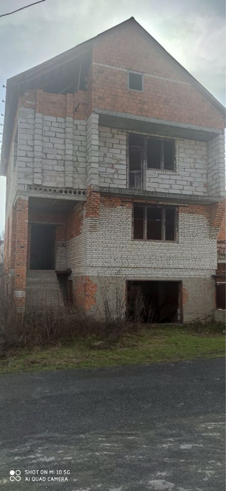 Недобудований будинок