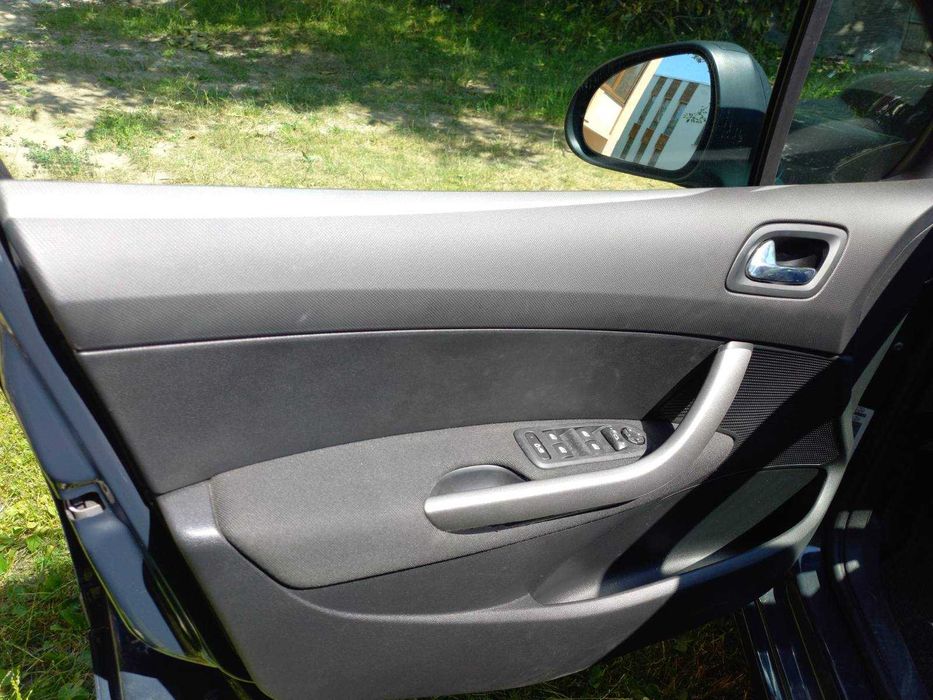 Автомобіль Peugeot 308 SW