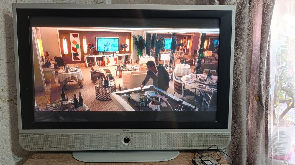 Телевізор Loewe 42