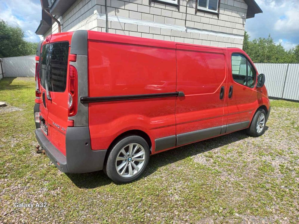 Opel Vivaro 2009р 2.0. механіка  6-ступка. Нерозмитнена