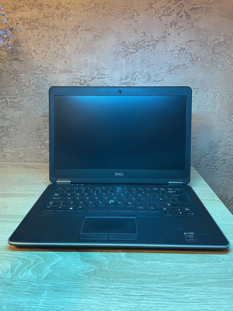 Laptop Dell Latitude E7470 14” intel I5.