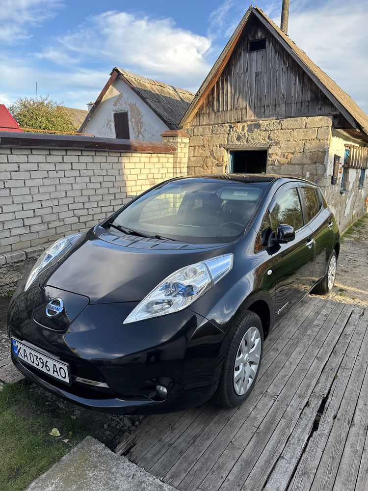 Автомобіль Nissan Leaf першого покоління