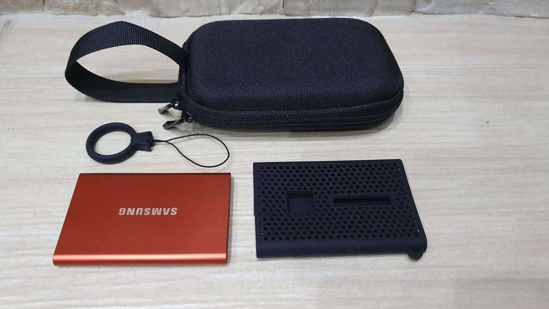 etui do dysków SSD Samsung T7/T7 TOUCH zestaw 2w1