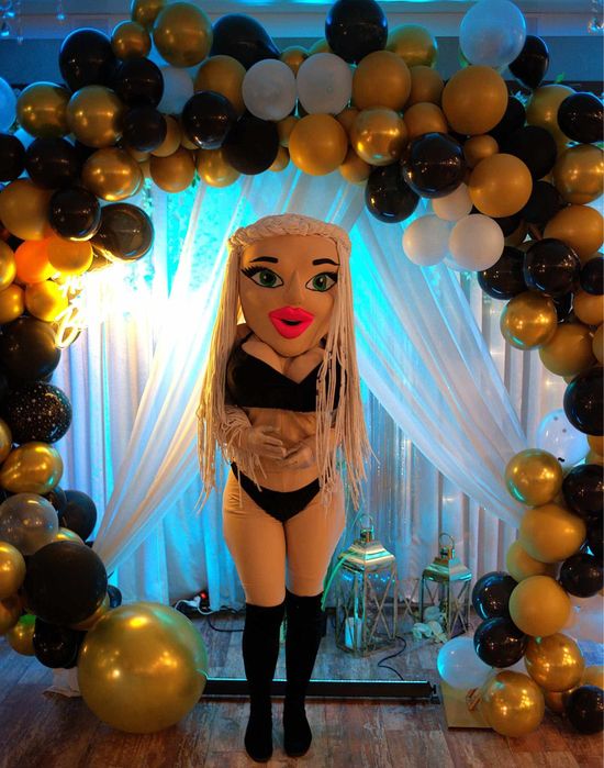 Żywa maskotka dla dorosłych tancerka striptizerka