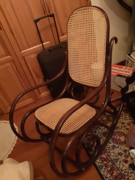 Ratanowy fotel bujany