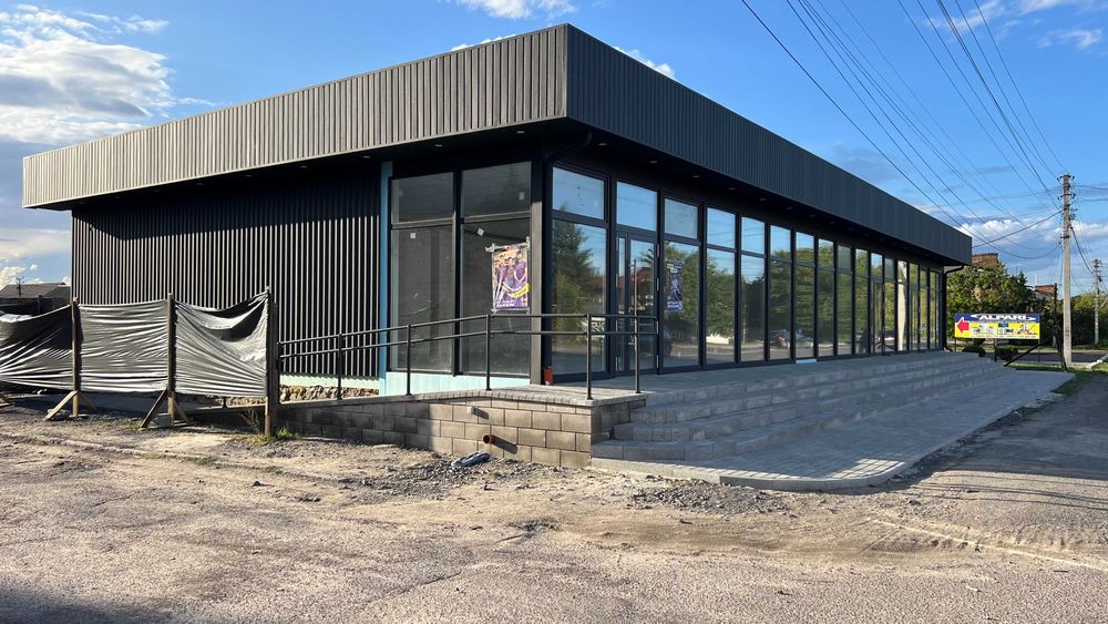 Оренда ФАСАДНОГО комерційного приміщення 54,1 м.кв. в ЦЕНТРІ м. САРНИ