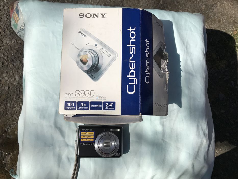 Фотоапарат цифровий Sony Cyber-Shot DSC-S930 Black чорний