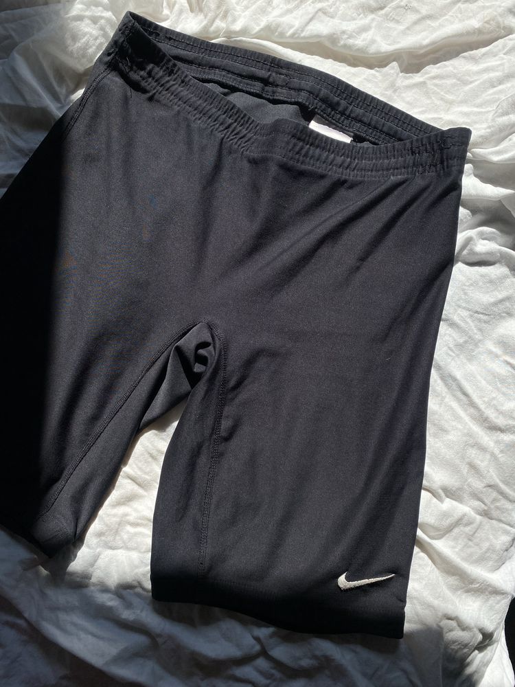 Жіночі чорні велосипедки масло шорти для спорту nike dri fir розмір L