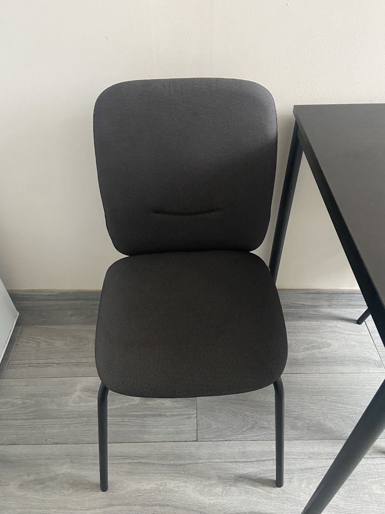 Mesa de jantar + 2 cadeiras