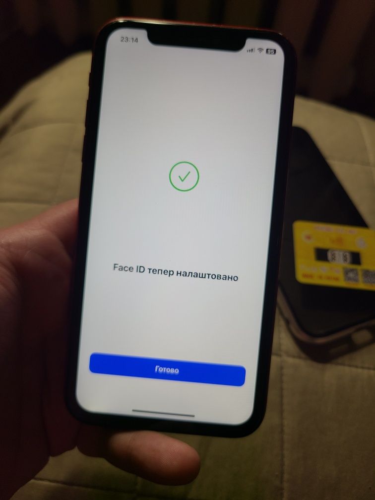 iPhone 11 256 gb Product Red  R-sim.