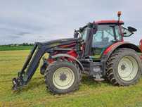 VALTRA N114 z ładoaczem.